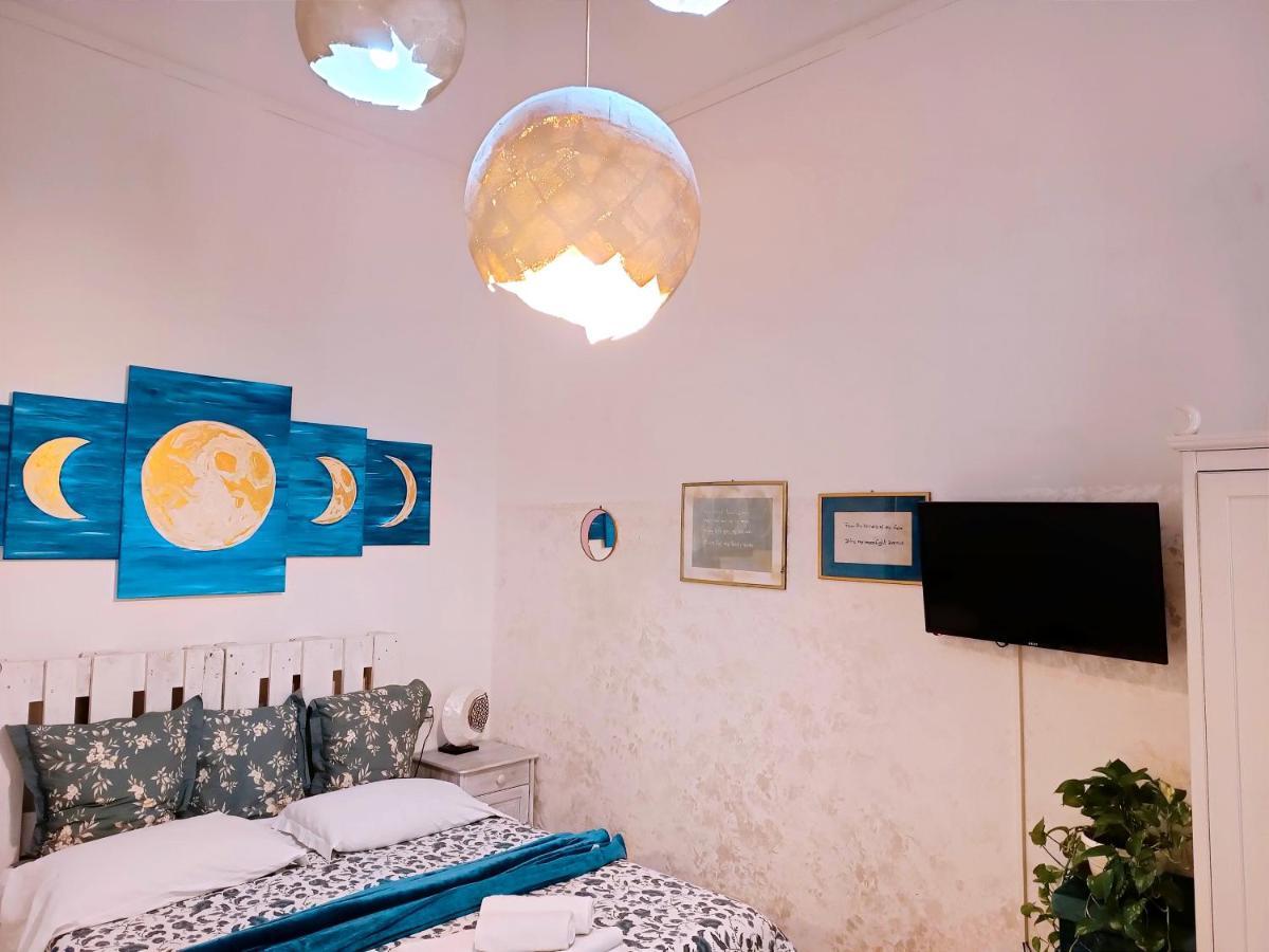 The Smallest Hostel Of Флоренция Экстерьер фото