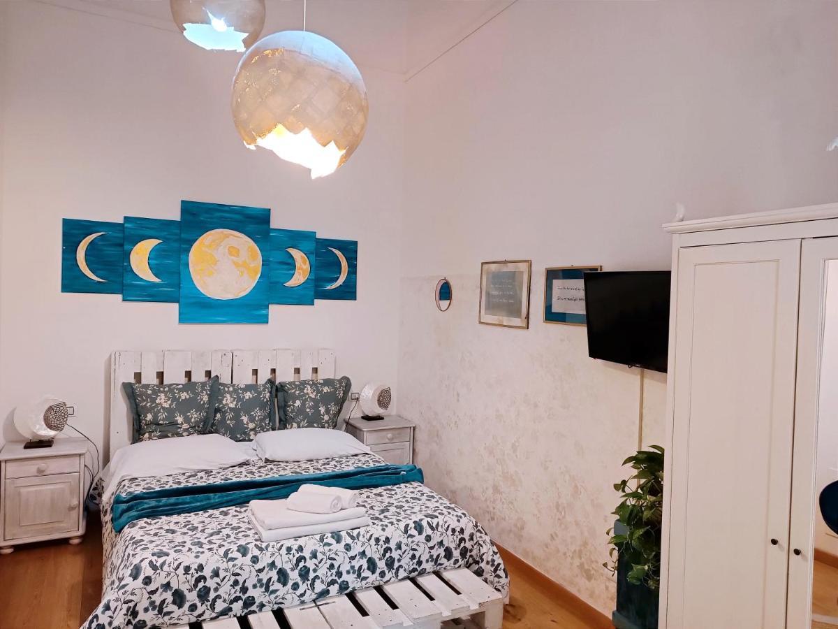 The Smallest Hostel Of Флоренция Экстерьер фото