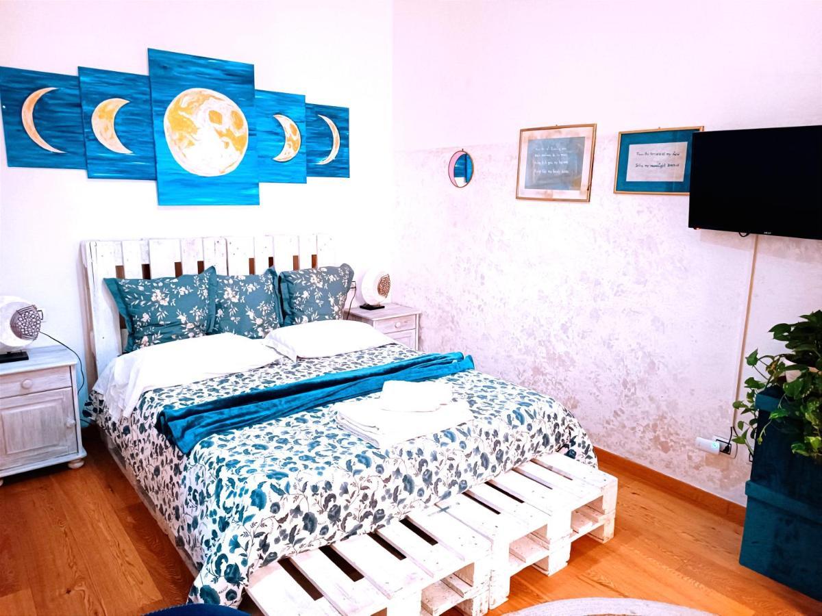 The Smallest Hostel Of Флоренция Экстерьер фото