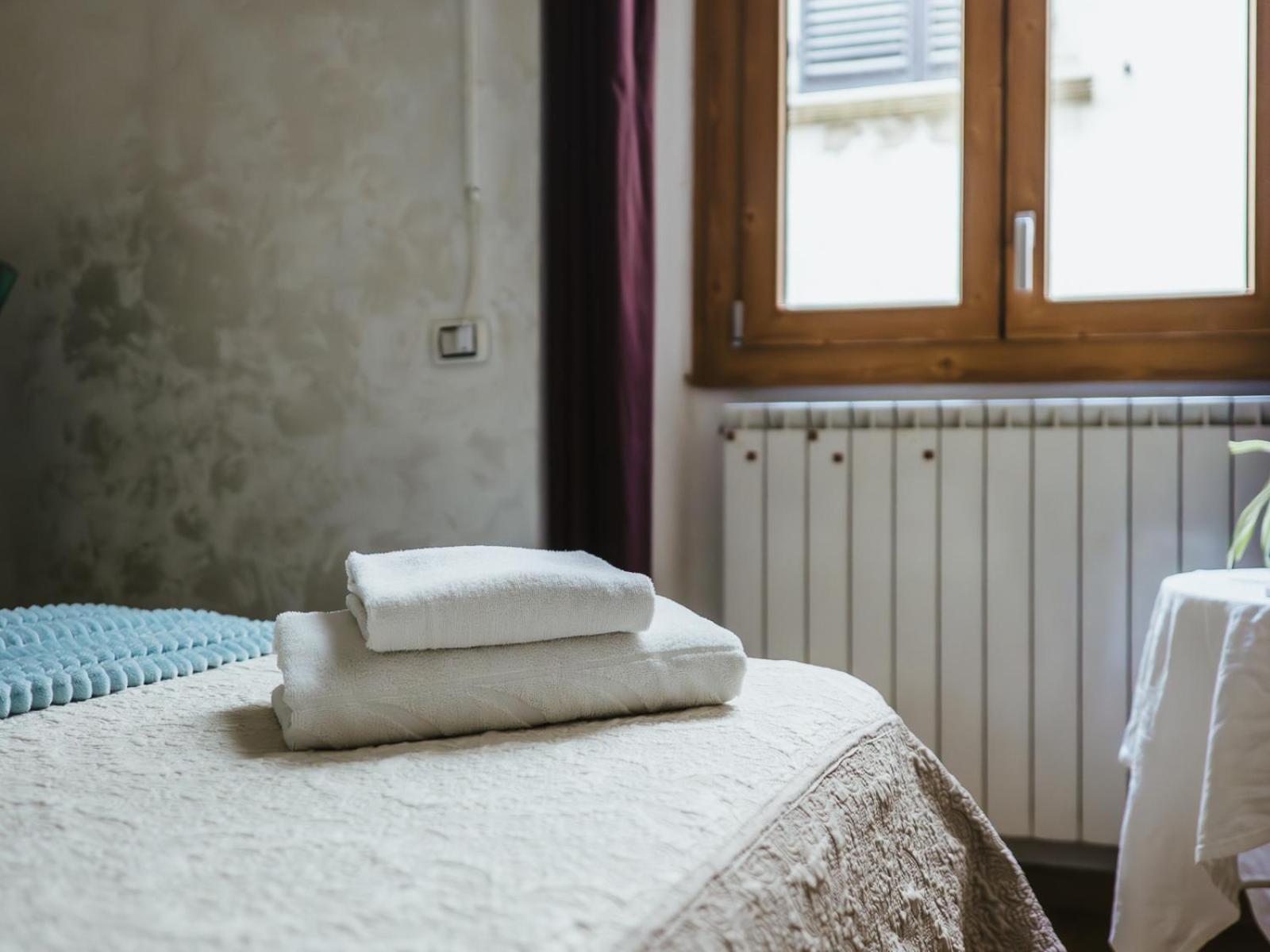 The Smallest Hostel Of Флоренция Экстерьер фото